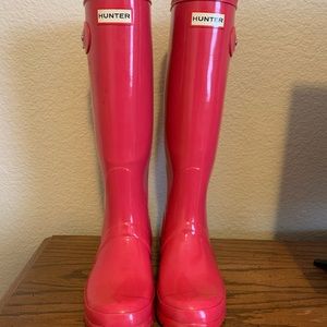 VGUC Hunter boots, glossy hot pink. Size 7